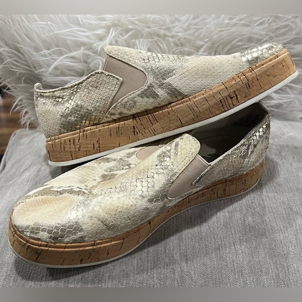 Sarto Daine Metallic leather snakeskin slip on sneaker size 7.5